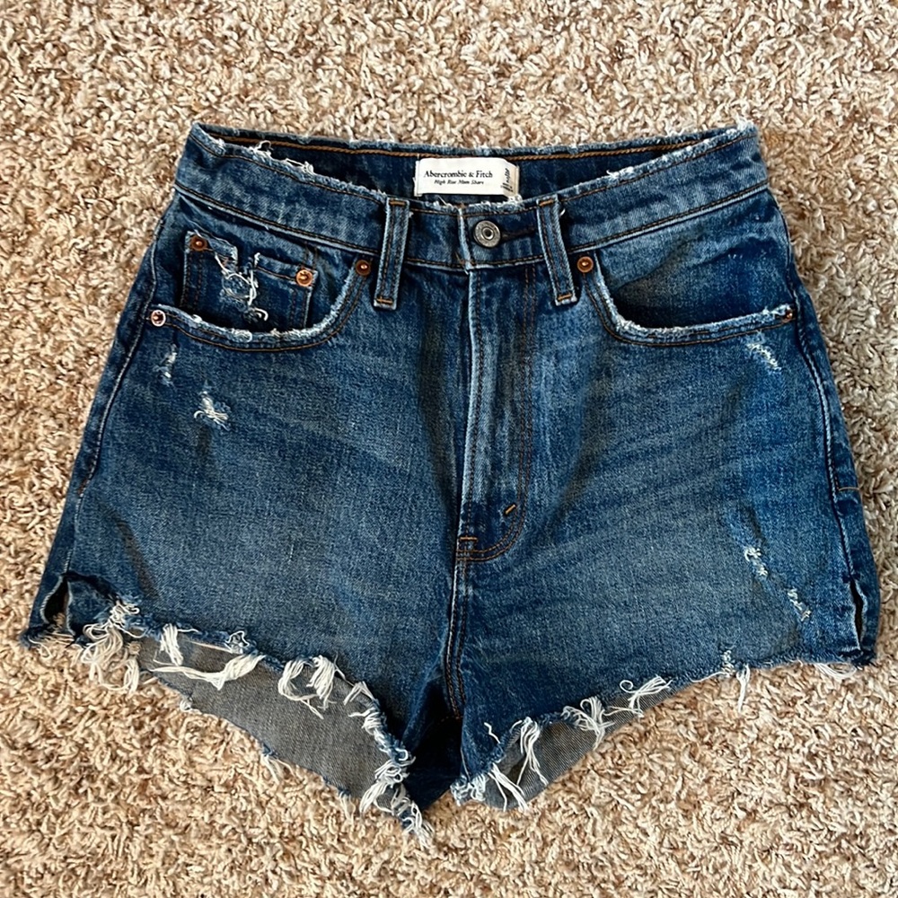 Abercrombie Curve Love High Rise Mom Short